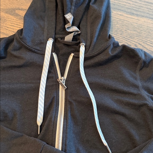Vuori performance zip hoodie XS - Picture 2 of 3